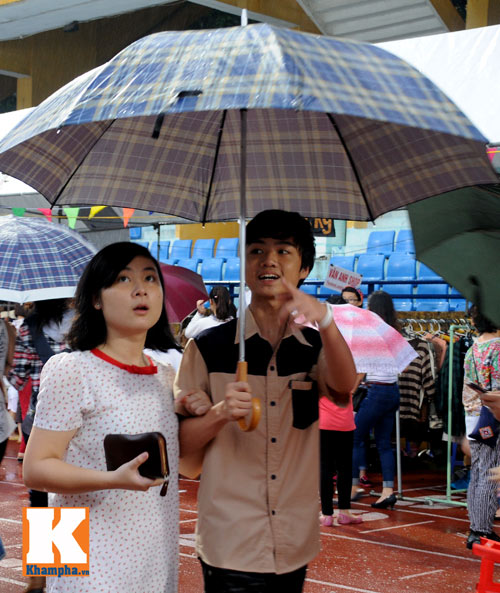 Teen Việt thích thú với hội chợ quà tặng - 2