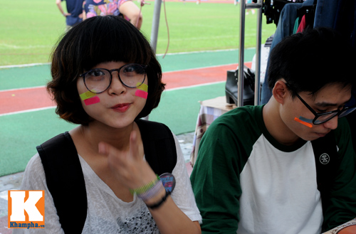 Teen Việt thích thú với hội chợ quà tặng - 11