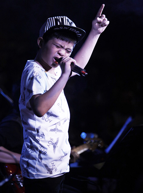 Quán quân The Voide Kids về quê đi học - 4