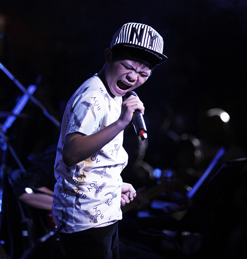 Quán quân The Voide Kids về quê đi học - 5