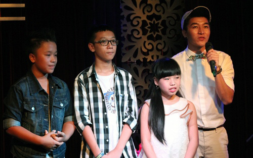 Quán quân The Voide Kids về quê đi học - 17