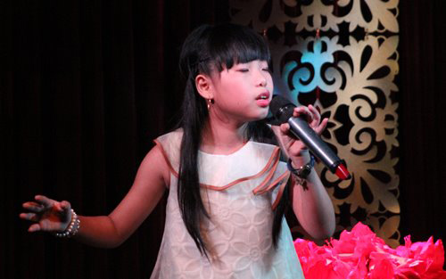 Quán quân The Voide Kids về quê đi học - 9
