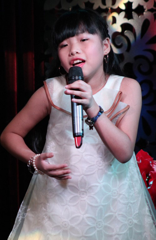 Quán quân The Voide Kids về quê đi học - 10
