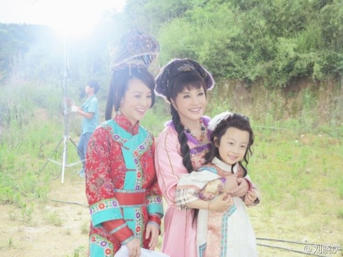 U60 Lưu Hiểu Khánh diễn gái 16 - 3