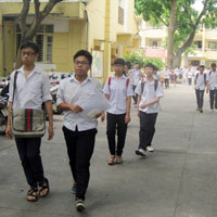 Tin tức trong ngày - Bộ GD-ĐT: Không bắt buộc HS may đồng phục