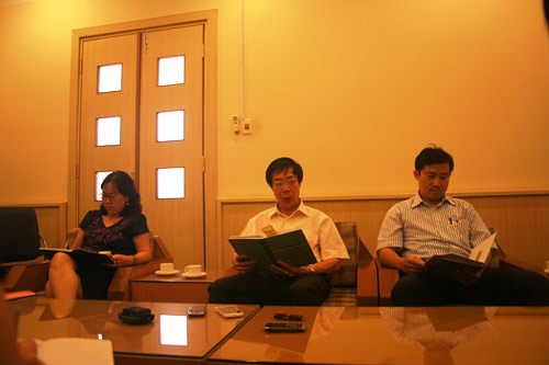 Do de tre so sinh gay tay  gia dinh benh nhan  canh tay bi gay  bo bot  Benh vien Phu Xuyen  do de bi gay tay  tre vua sinh da bi gay tay  tai nan y te  tai nan do de  do de sai quy trinh  tin nhanh  tin moi  tin hay  tin nong  tin hot  tin tức  tin tuc  bao dien tu  xa hoi  bao  doc bao  bao vn  vn