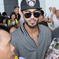 Bạn trẻ - Cuộc sống - "Trai đẹp trục xuất" Omar đã đến Việt Nam