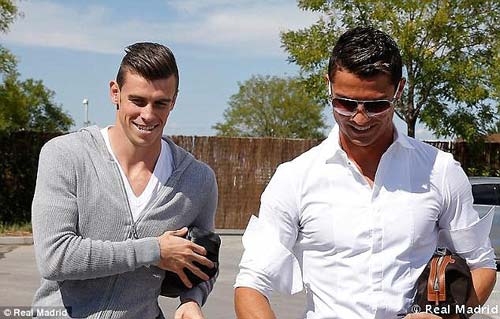 Bale và Ronaldo lần đầu chạm mặt - 3