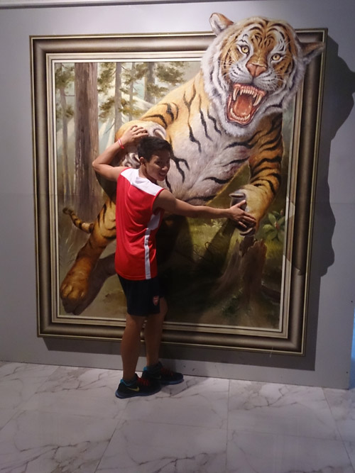 Running man thích thú tạo dáng với tranh 3D - 5