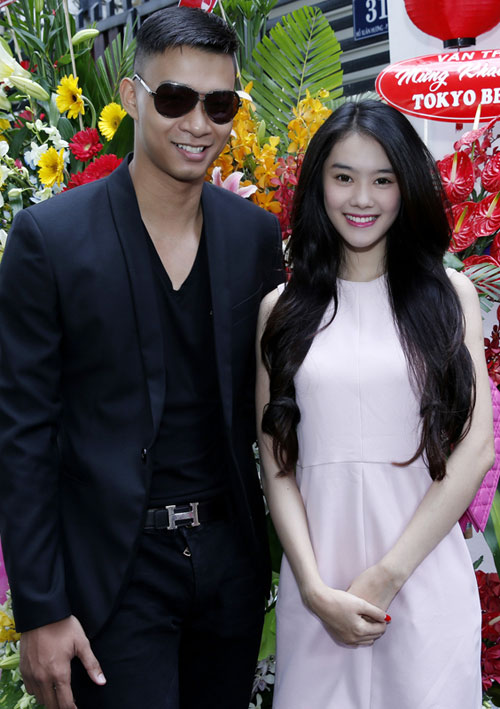 Linh Chi, Võ Cảnh tình tứ trên phố - 11