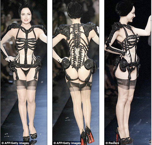 Đàn ông cũng có quyền mặc áo nịt cơ thể! - 2