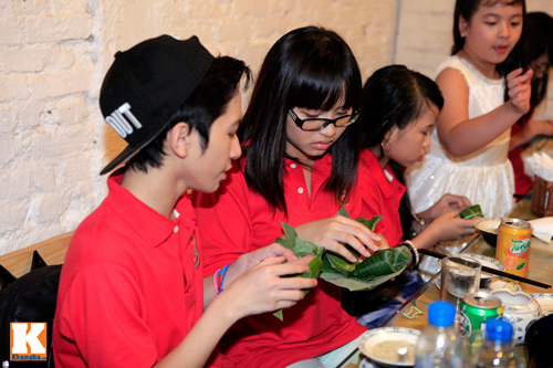 Quang Anh mang đặc sản Thanh Hóa mời cả đội - 10