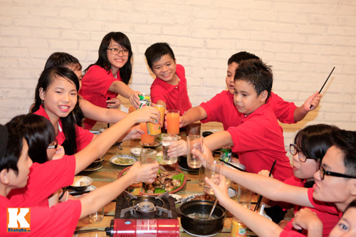 Quang Anh mang đặc sản Thanh Hóa mời cả đội - 7