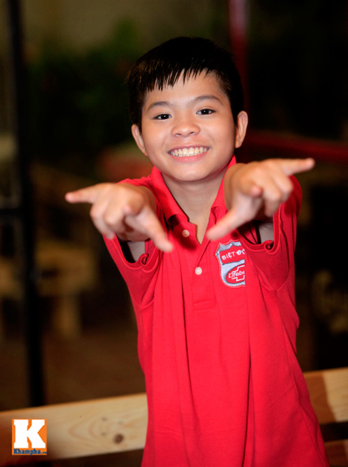 Quang Anh mang đặc sản Thanh Hóa mời cả đội - 3