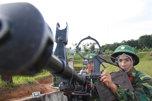 Chiến sĩ trẻ "cưỡi" tăng, luyện súng - 12