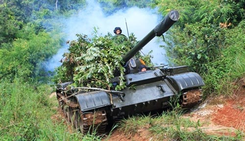 Chiến sĩ trẻ "cưỡi" tăng, luyện súng - 4