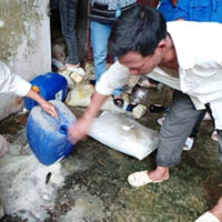 Tin tức trong ngày - Vụ chôn thuốc sâu: Dựng thêm lều canh gác