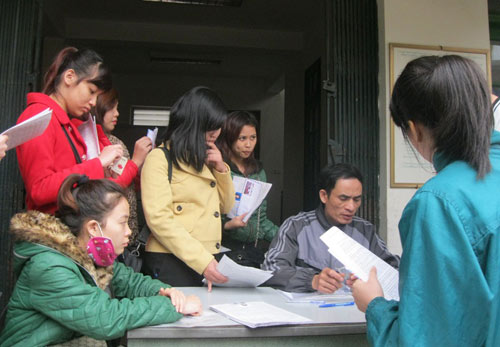 Điểm chuẩn NV2 trường công lập cao “ngất ngưởng” - 2