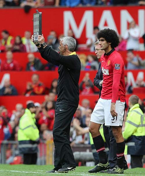 Pha bóng đẹp mắt của Fellaini - 3