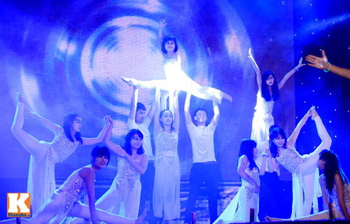 Những cặp đôi hot nhất trường Ams - 13