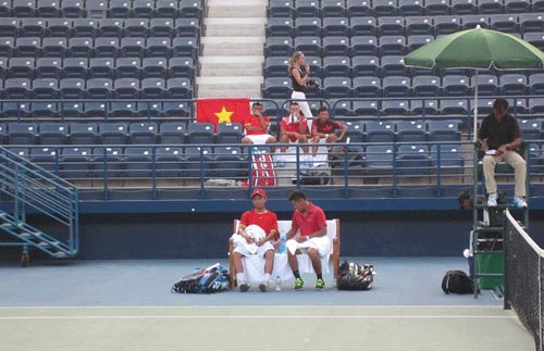 Tuyển Davis Cup Việt Nam thua Malaysia đáng tiếc - 1