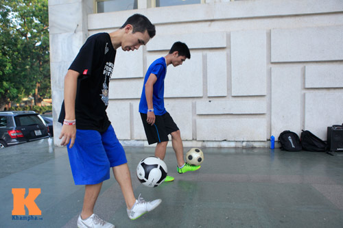 Giới trẻ Hà Nội mê tâng bóng nghệ thuật - 3