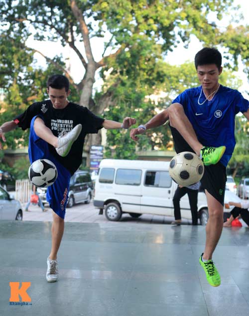 Giới trẻ Hà Nội mê tâng bóng nghệ thuật - 4