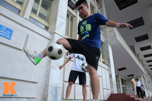 Giới trẻ Hà Nội mê tâng bóng nghệ thuật - 6