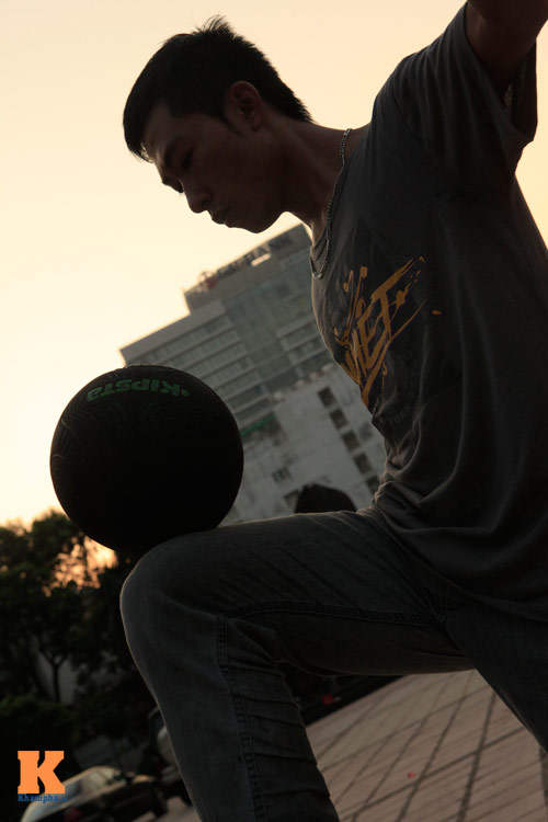 Giới trẻ Hà Nội mê tâng bóng nghệ thuật - 12