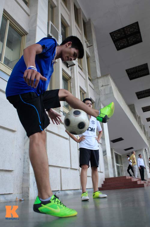 Giới trẻ Hà Nội mê tâng bóng nghệ thuật - 4