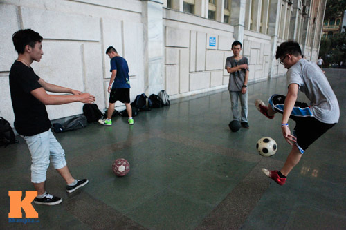 Giới trẻ Hà Nội mê tâng bóng nghệ thuật - 5