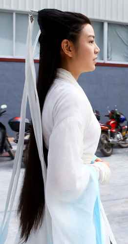 Tiểu Long Nữ giống Thủy thủ Mặt trăng - 2