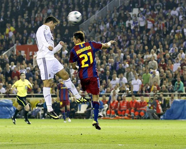 Một trong những bàn thắng quan trọng nhất của Ronaldo cho Real, đánh đầu tung lưới Barca trong trận chung kết Cúp nhà Vua 2010/2011.
