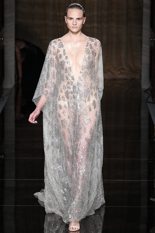 Mốt trong suốt táo bạo phủ kín sàn diễn - 4