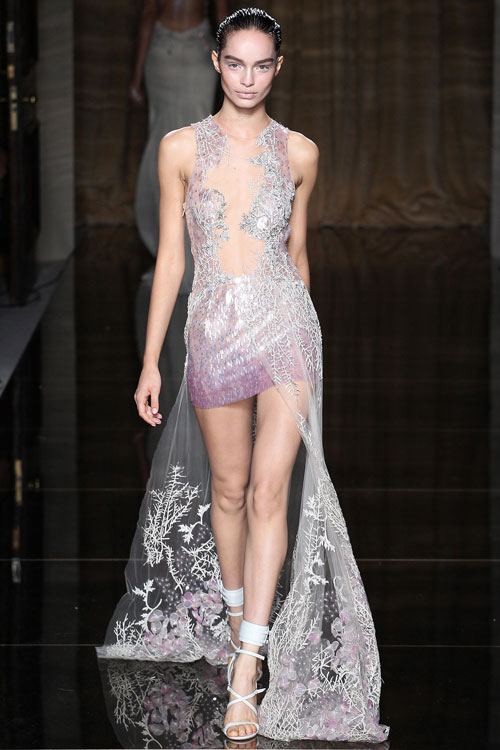 Mốt trong suốt táo bạo phủ kín sàn diễn - 5