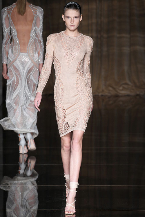 Mốt trong suốt táo bạo phủ kín sàn diễn - 11