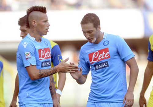 Serie A sau V3: Napoli vững ngôi đầu - 1