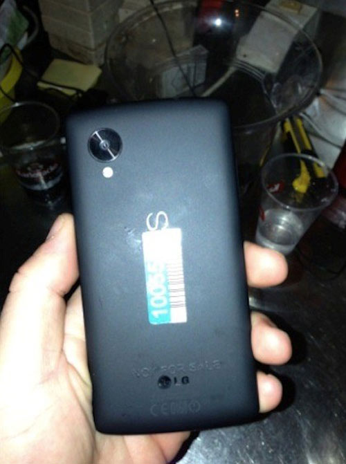 Nexus 5 “trần trụi” không báo trước - 1
