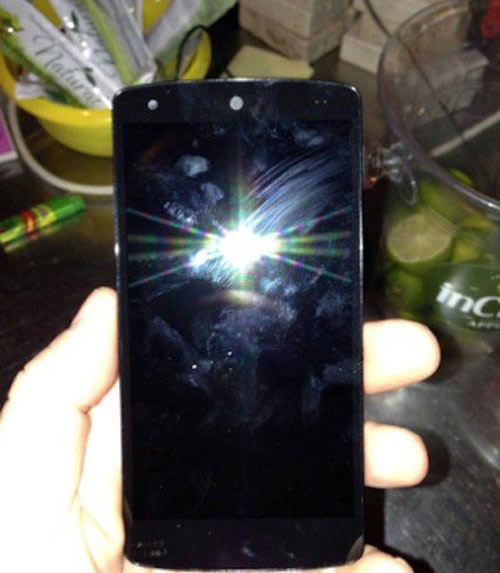 Nexus 5 “trần trụi” không báo trước - 3