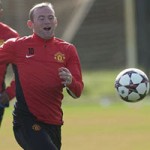 Bóng đá - Bỏ băng đầu, Rooney tươi cười luyện tập