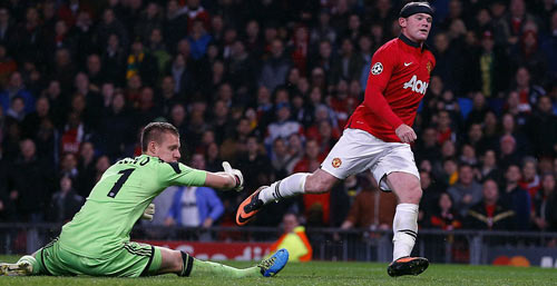 MU: Bay trên đôi cánh Rooney - 1