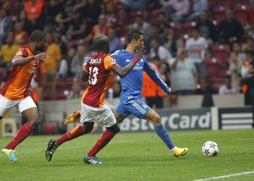 Ronaldo lại là hung thần của Galatasaray - 3