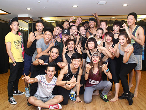 Đến Việt Nam, sao Step Up gặp sự cố đỏ mặt - 17