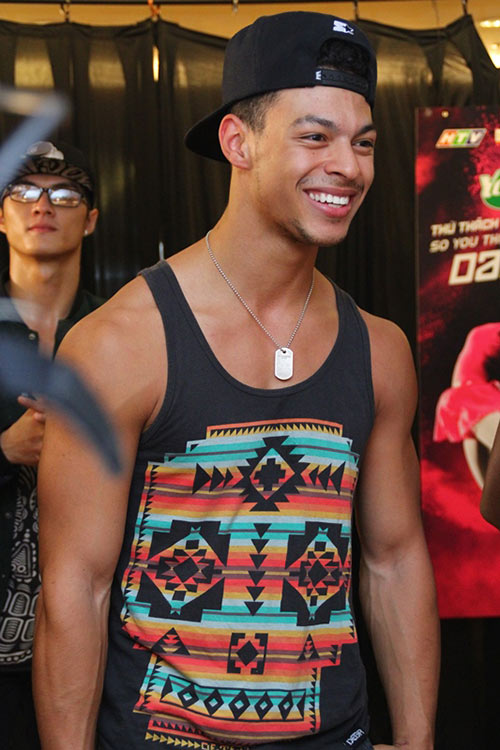 Đến Việt Nam, sao Step Up gặp sự cố đỏ mặt - 11