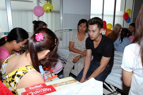 Vân Ngô, Mr Đàm thăm trẻ em bệnh tim - 9