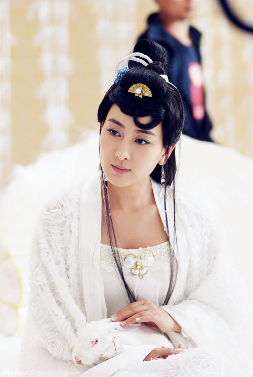 Mỹ nhân Trung-Việt hóa thân Hằng Nga - 8