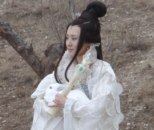 Mỹ nhân Trung-Việt hóa thân Hằng Nga - 1