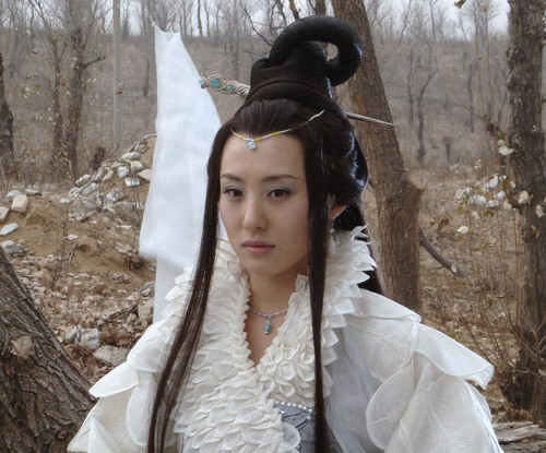 Mỹ nhân Trung-Việt hóa thân Hằng Nga - 2