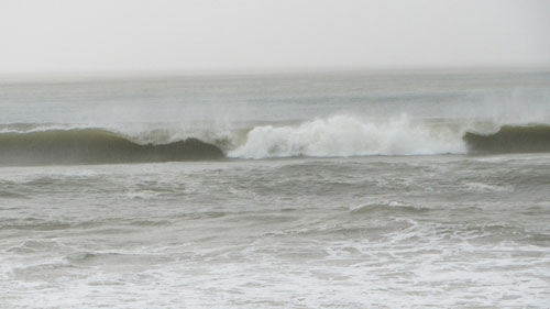 Cận cảnh dân Đà Nẵng đối phó bão số 8 - 13