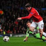 Bóng đá - Rooney lý giải không chuyền cho Persie